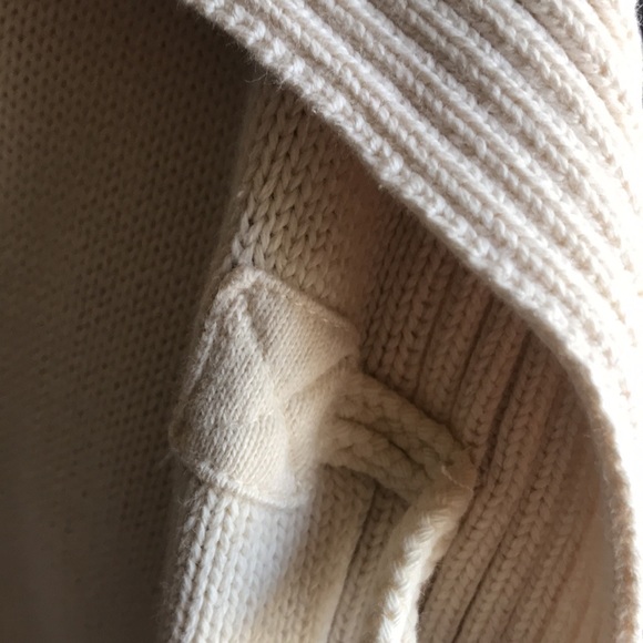 L.L. Bean sweater - Picture 5 of 9